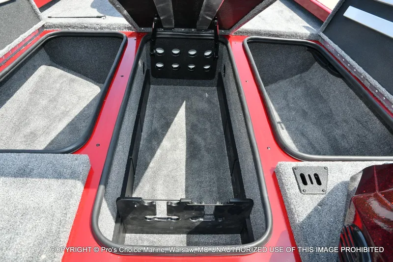 Slide: The Image of Ranger RT188 w/115HP Mercury Pro-XS 2025 - 47