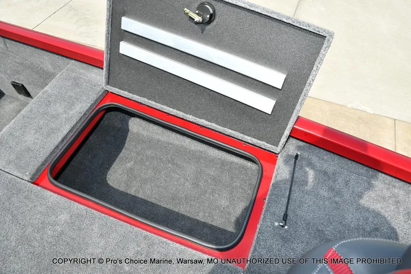 Slide: The Image of Ranger RT188 w/115HP Mercury Pro-XS 2025 - 49