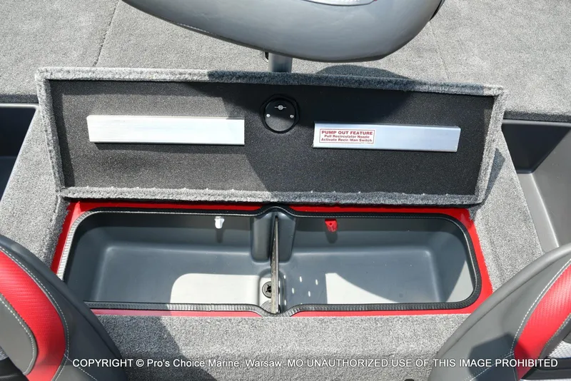 Slide: The Image of Ranger RT188 w/115HP Mercury Pro-XS 2025 - 52