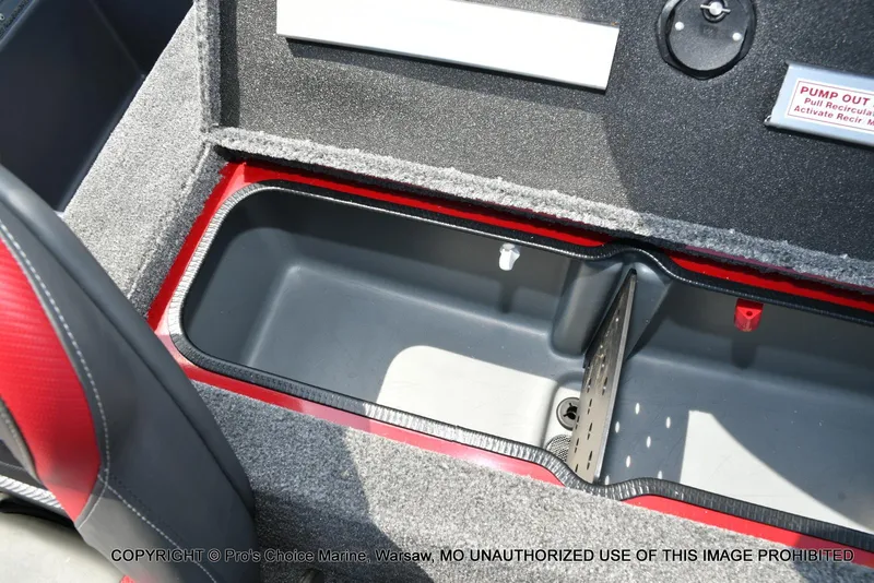 Slide: The Image of Ranger RT188 w/115HP Mercury Pro-XS 2025 - 53