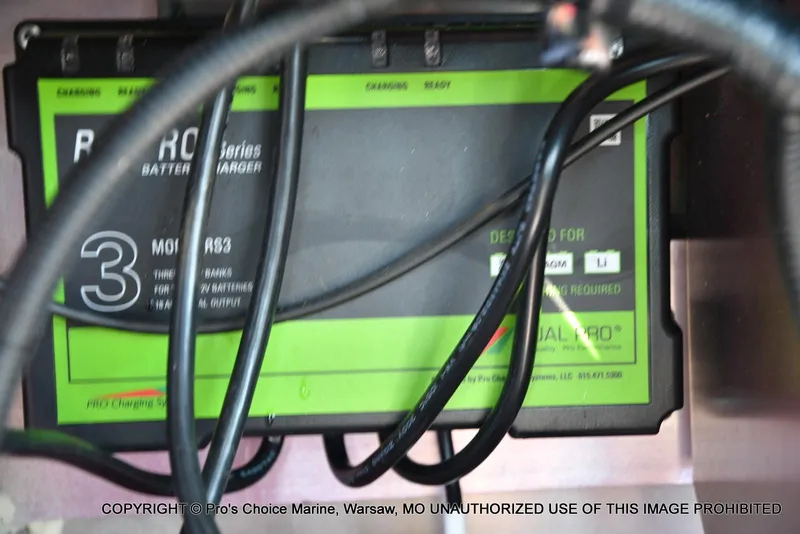 Slide: The Image of Ranger RT188 w/115HP Mercury Pro-XS 2025 - 59