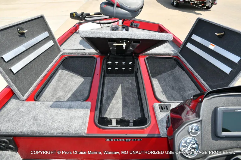 Slide: The Image of Ranger RT188 w/115HP Mercury Pro-XS 2025 - 8