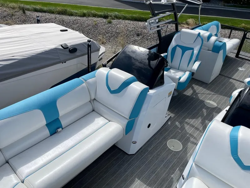 Slide: The Image of Montara 25' Surf Boss 2020 - 12