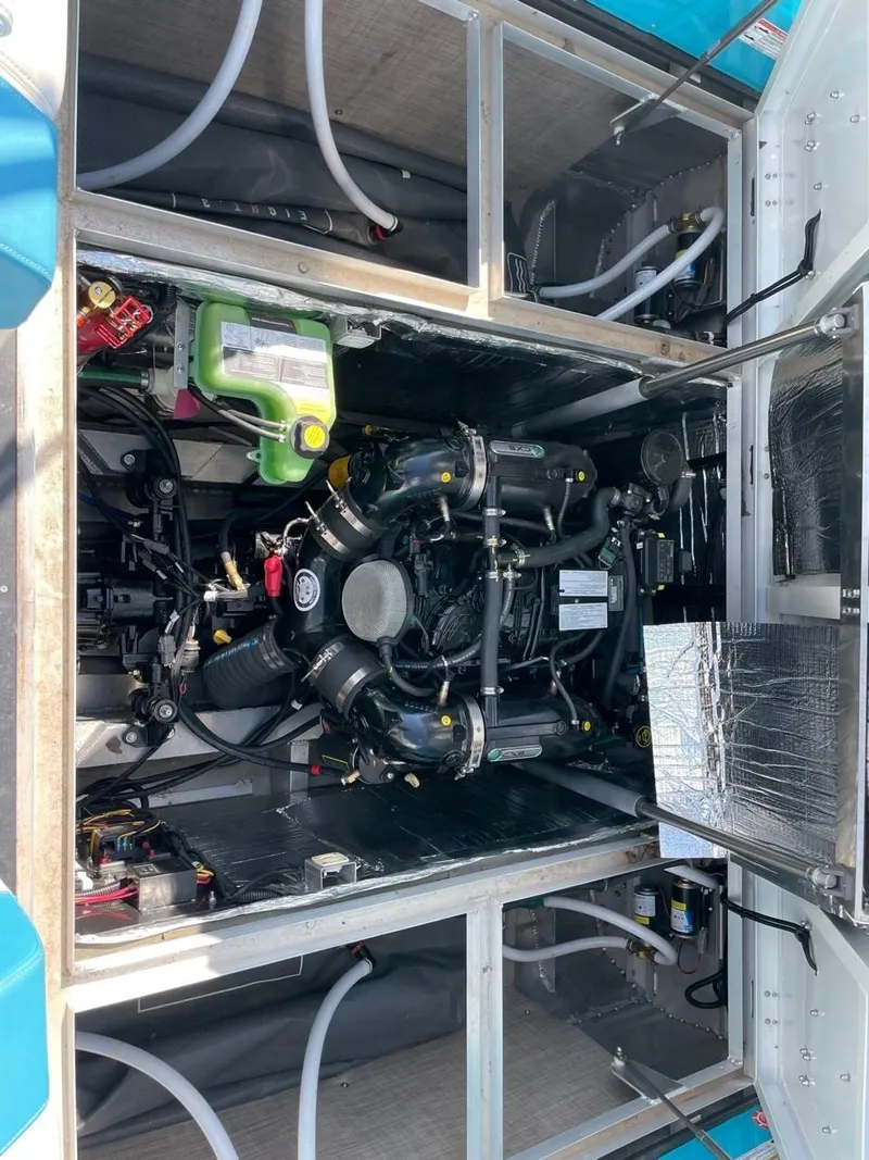 Slide: The Image of Montara 25' Surf Boss 2020 - 14