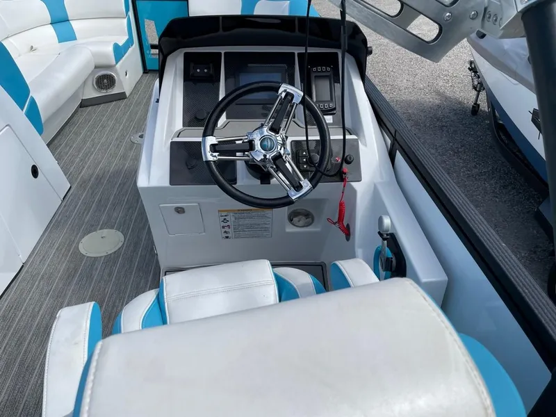 Slide: The Image of Montara 25' Surf Boss 2020 - 7