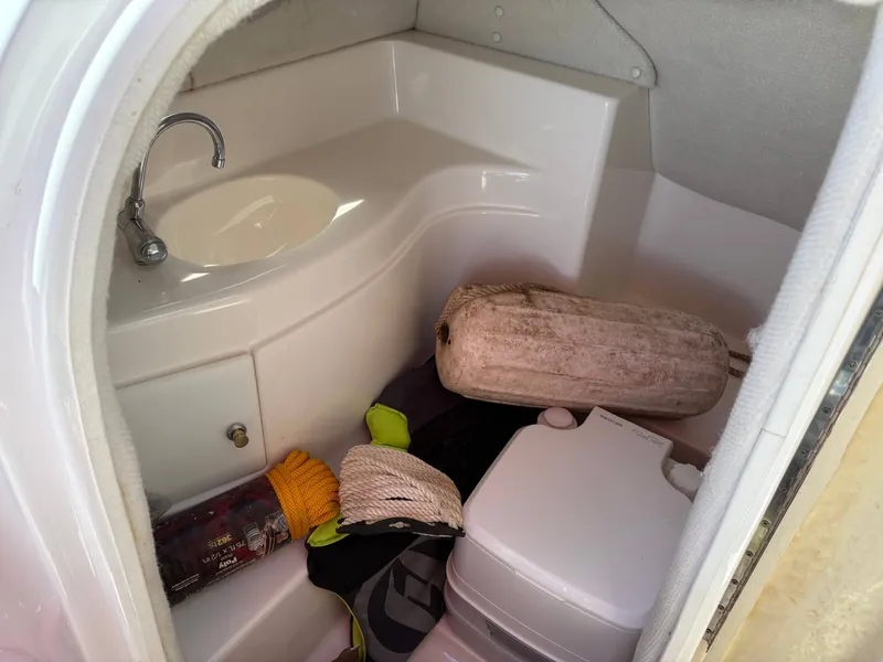 Slide: The Image of Regal 2400 Bowrider 2005 - 9