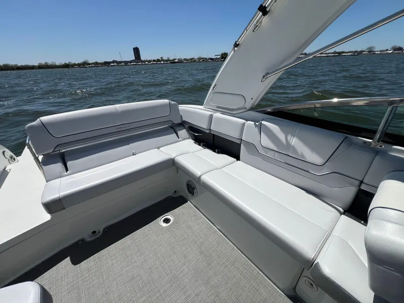 Slide: The Image of Formula 290 Bowrider 2022 - 13