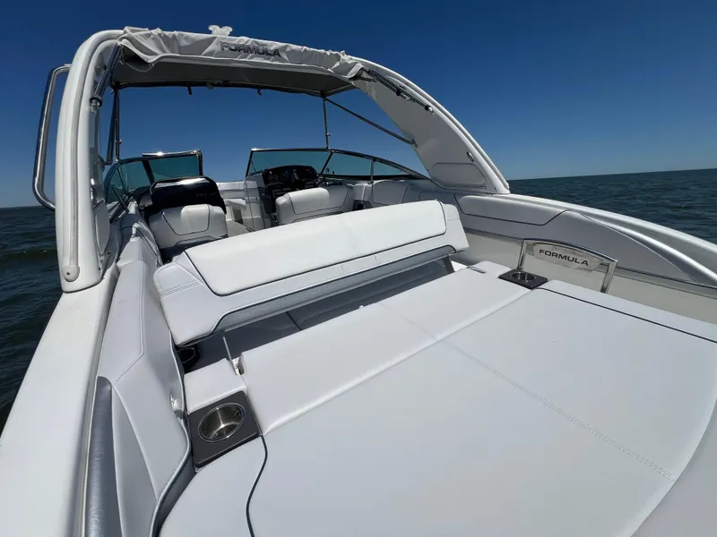 Slide: The Image of Formula 290 Bowrider 2022 - 15