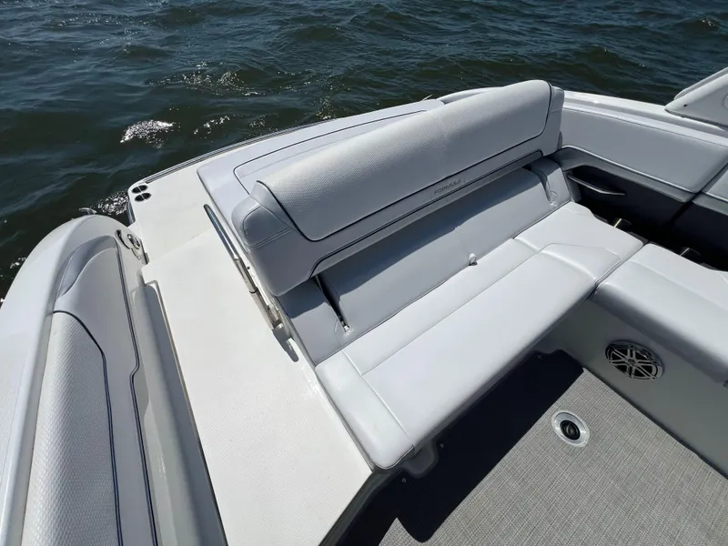 Slide: The Image of Formula 290 Bowrider 2022 - 18