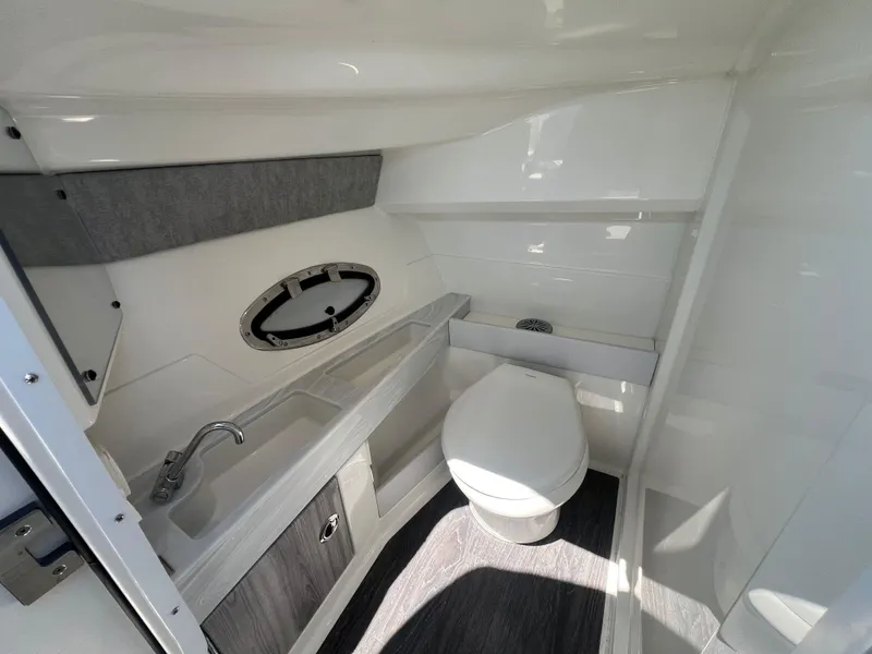 Slide: The Image of Formula 290 Bowrider 2022 - 19