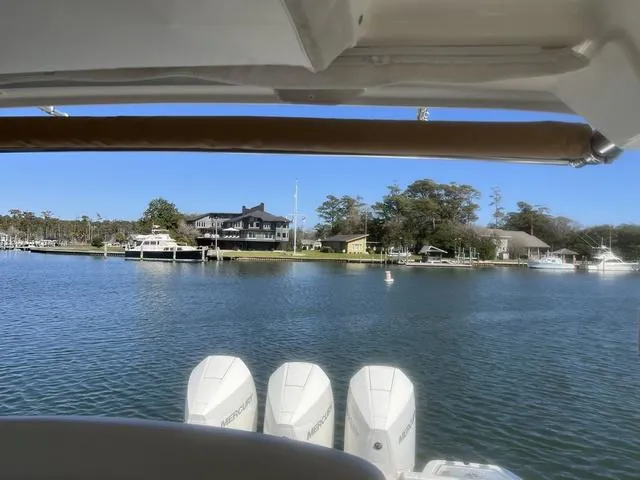 Slide: The Image of Boston Whaler 350 Realm 2024 - 3