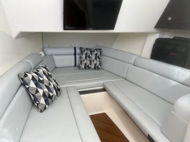 Slide: The Image of Boston Whaler 350 Realm 2024 - 6