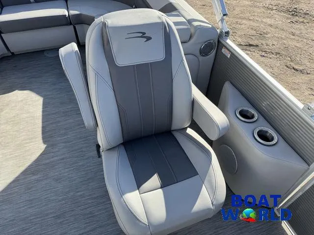 Slide: The Image of Bennington 22 SSRX Pontoon & 115HP Yamaha 2021 - 24