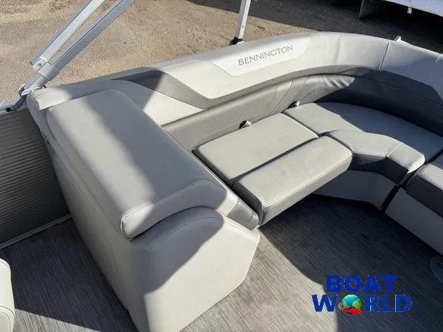 Slide: The Image of Bennington 22 SSRX Pontoon & 115HP Yamaha 2021 - 34