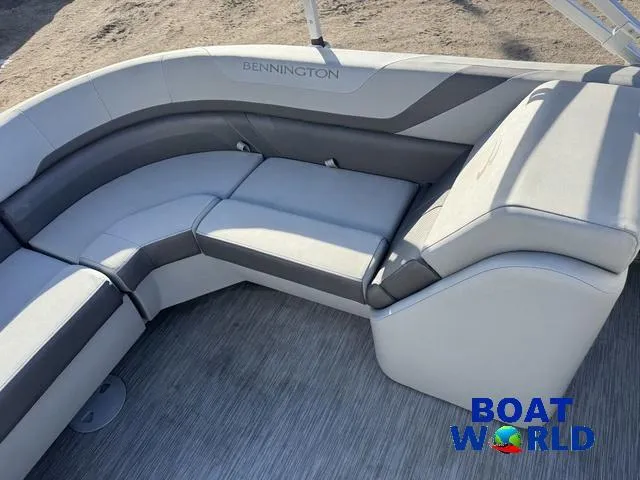 Slide: The Image of Bennington 22 SSRX Pontoon & 115HP Yamaha 2021 - 36