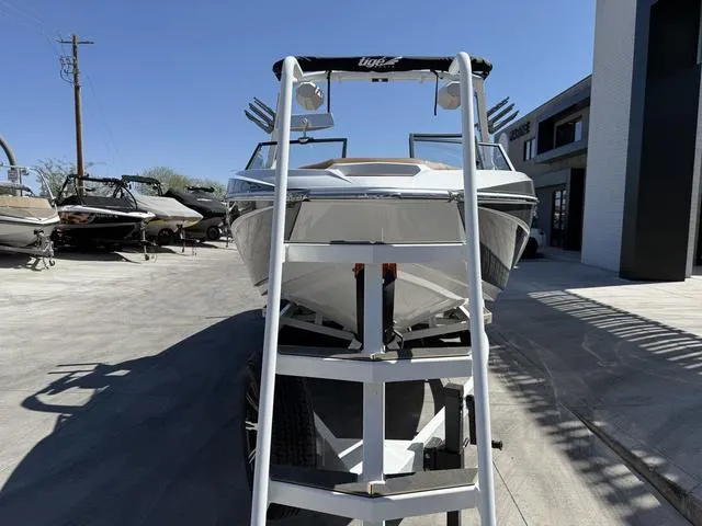 Slide: The Image of Tigé Z3 2025 - 3