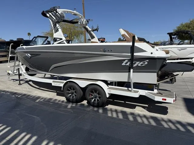 Slide: The Image of Tigé Z3 2025 - 6