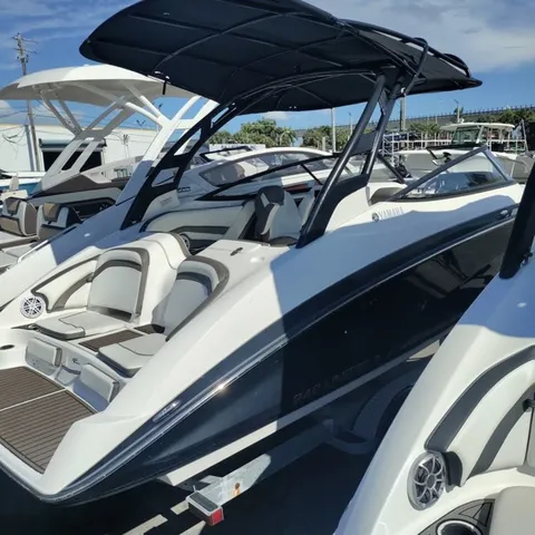 Slide: The Image of Yamaha 242LTD-SE 2016 - 3