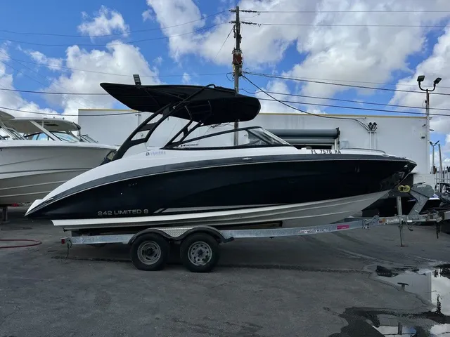 The Image of Yamaha 242LTD-SE 2016 - 0