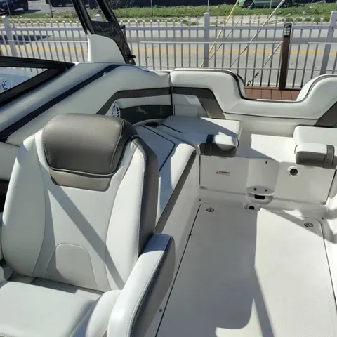 Slide: The Image of Yamaha 242LTD-SE 2016 - 20