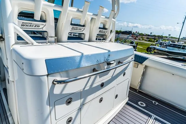 Slide: The Image of Boston Whaler Outrage 350 2015 - 12
