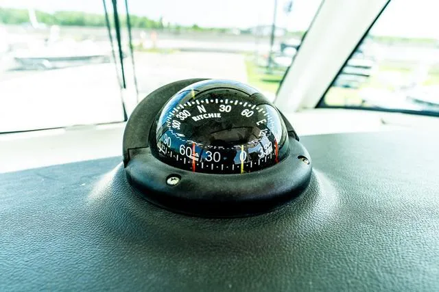 Slide: The Image of Boston Whaler Outrage 350 2015 - 17