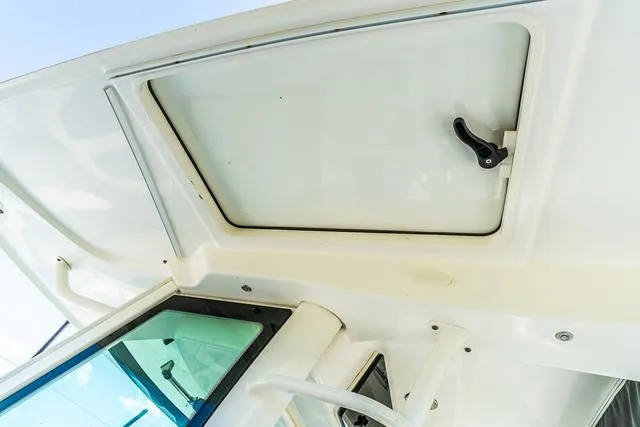 Slide: The Image of Boston Whaler Outrage 350 2015 - 19