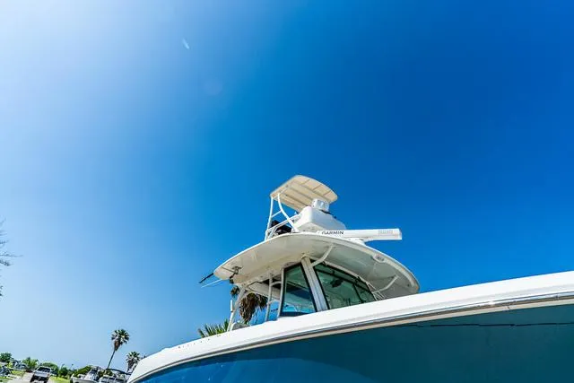 Slide: The Image of Boston Whaler Outrage 350 2015 - 3