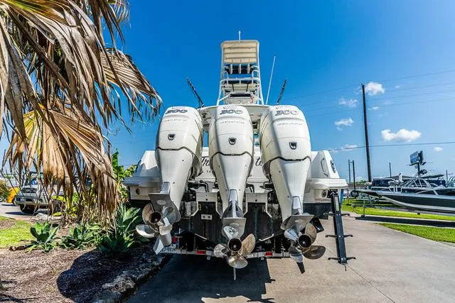 Slide: The Image of Boston Whaler Outrage 350 2015 - 5