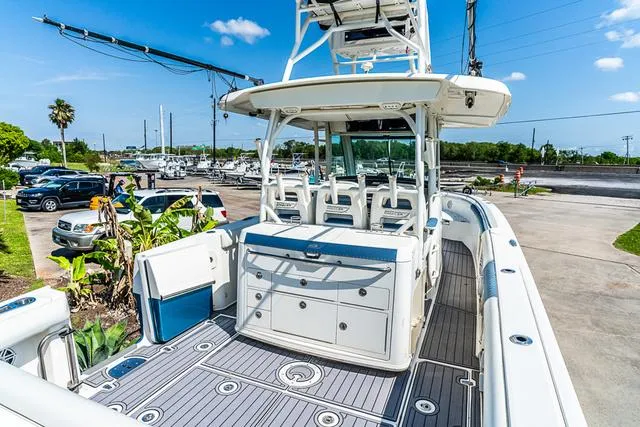 Slide: The Image of Boston Whaler Outrage 350 2015 - 7