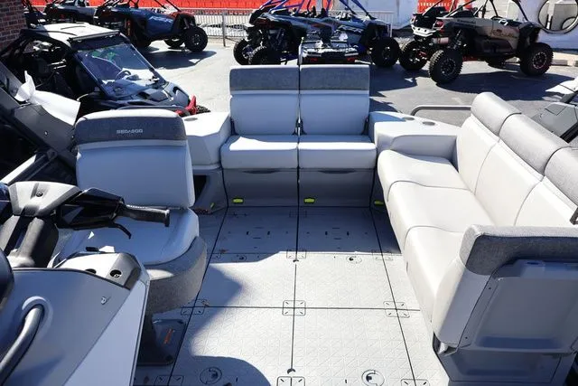 Slide: The Image of Sea-Doo Switch Cruise 21 2025 - 14