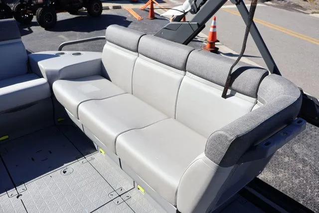 Slide: The Image of Sea-Doo Switch Cruise 21 2025 - 15