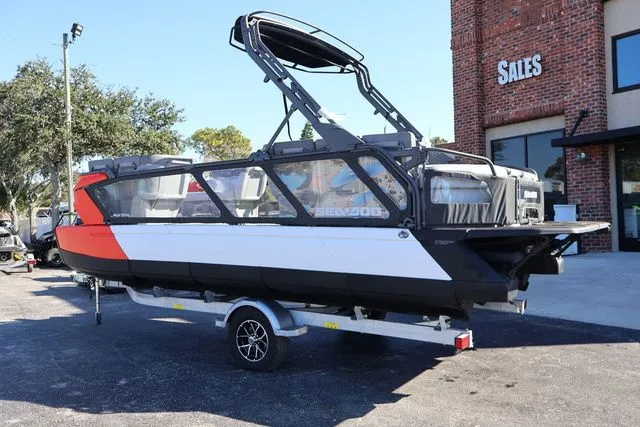 Slide: The Image of Sea-Doo Switch Cruise 21 2025 - 4