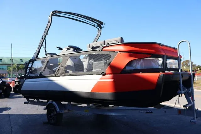 Slide: The Image of Sea-Doo Switch Cruise 21 2025 - 9