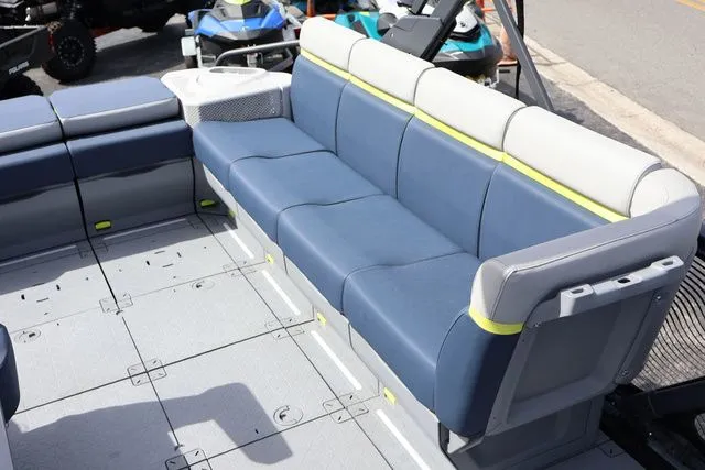 Slide: The Image of Sea-Doo Switch Cruise Limited 21 2025 - 11