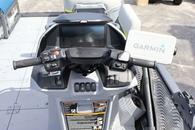 Slide: The Image of Sea-Doo Switch Cruise Limited 21 2025 - 13