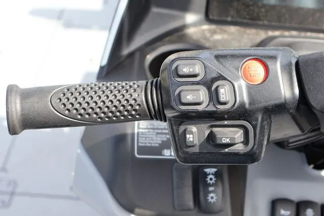 Slide: The Image of Sea-Doo Switch Cruise Limited 21 2025 - 15