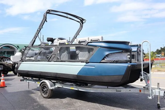 Slide: The Image of Sea-Doo Switch Cruise Limited 21 2025 - 8