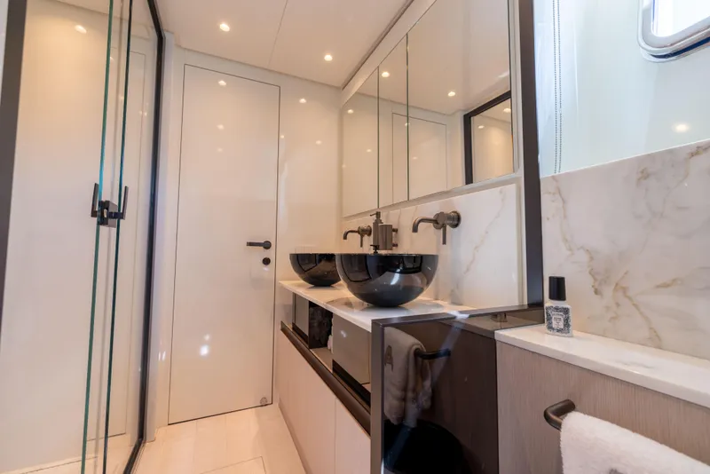 Slide: The Image of Primary Head - 60