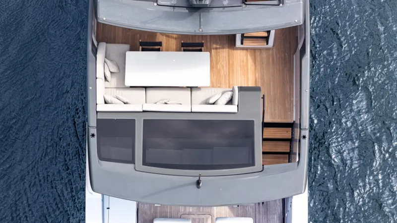 Slide: The Image of Flybridge Dining - 8