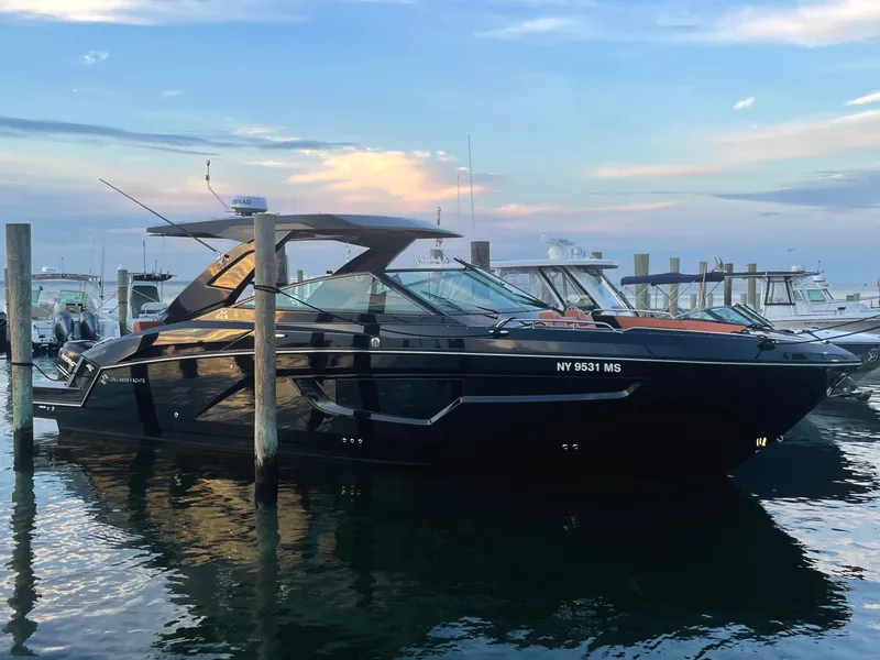 The Image of Cruisers 34 GLS 2022 - 0