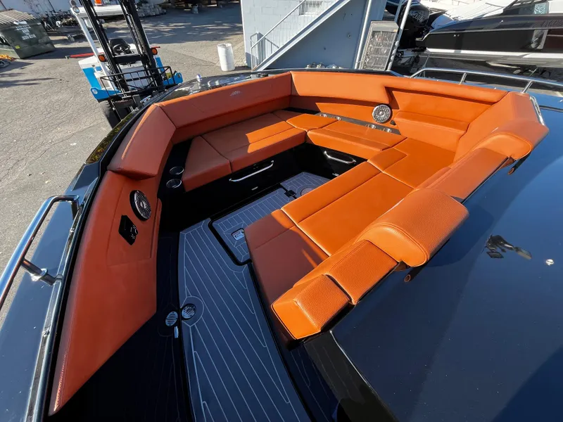 Slide: The Image of Cruisers 34 GLS 2022 - 23