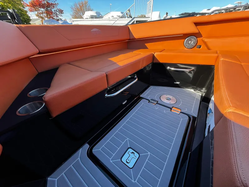 Slide: The Image of Cruisers 34 GLS 2022 - 27