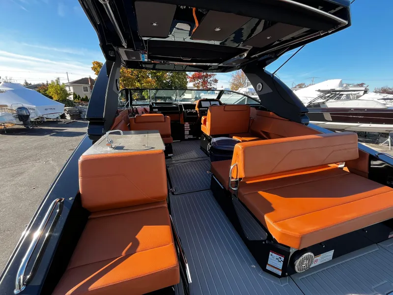 Slide: The Image of Cruisers 34 GLS 2022 - 7