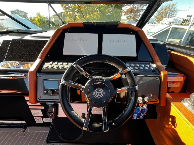 Slide: The Image of Cruisers Yachts 34 GLS 2022 - 19