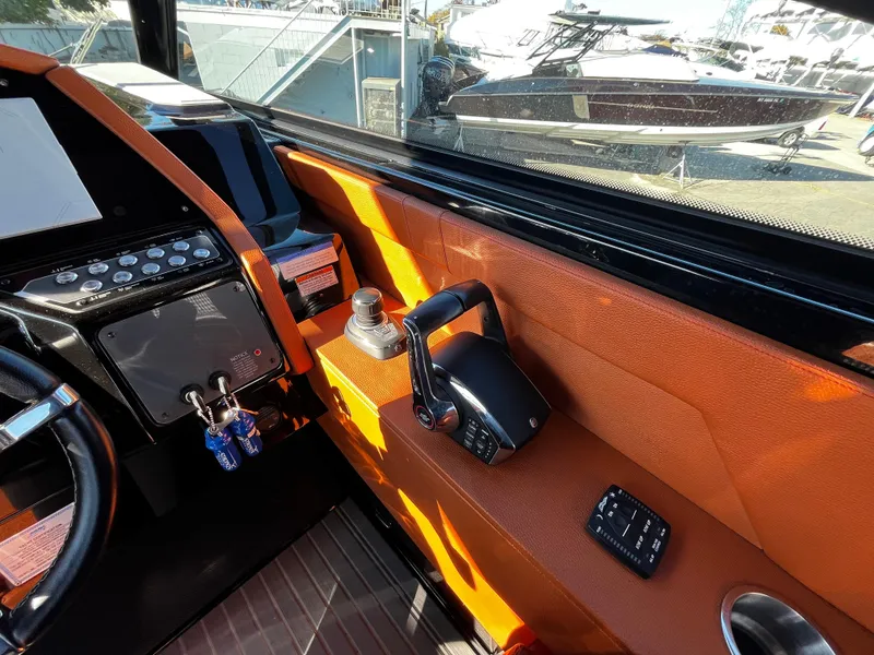 Slide: The Image of Cruisers Yachts 34 GLS 2022 - 20