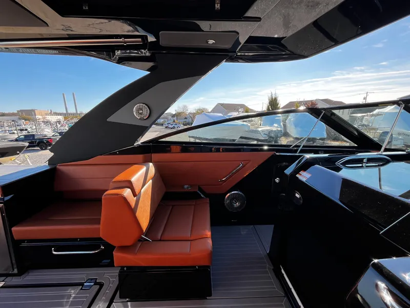 Slide: The Image of Cruisers Yachts 34 GLS 2022 - 21