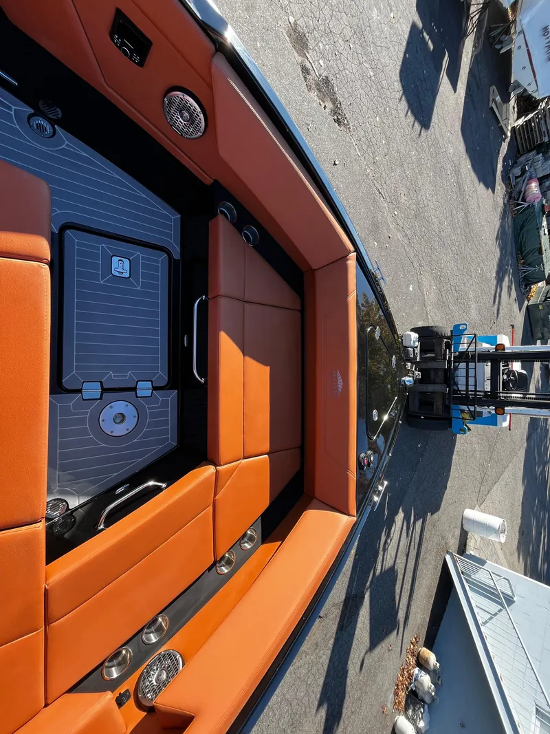 Slide: The Image of Cruisers Yachts 34 GLS 2022 - 24