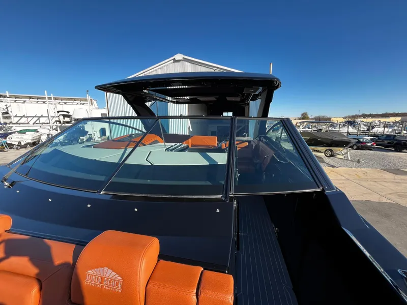 Slide: The Image of Cruisers Yachts 34 GLS 2022 - 28