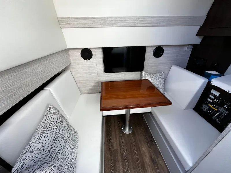 Slide: The Image of Cruisers Yachts 34 GLS 2022 - 30